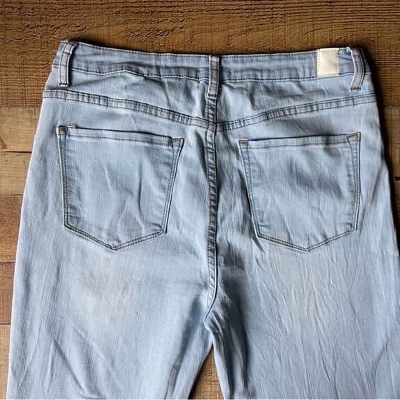 Forever 21 Split Bell Bottoms Light Wash 30 - Picture 4 of 7